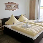 Schwimmende Haeuser Im Baltic Sea Resort Kröslin