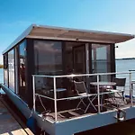 Station touristique Schwimmende Haeuser Im Baltic Sea