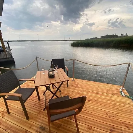 Resort Schwimmende Haeuser Im Baltic Sea Kröslin