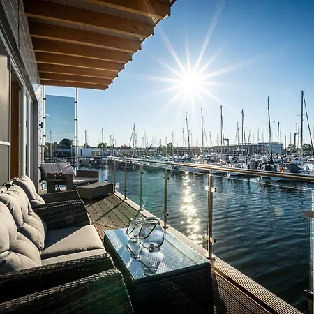 Schwimmende Haeuser Im Baltic Sea 5*