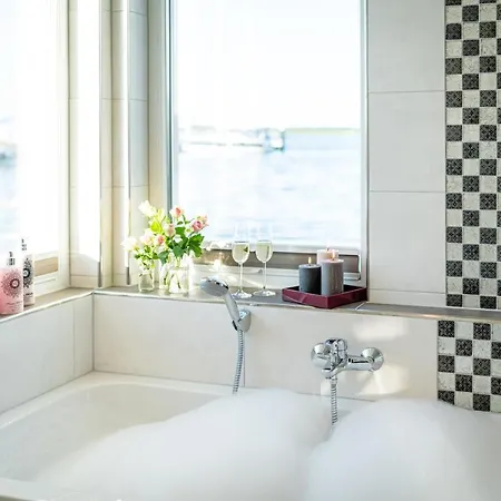 Schwimmende Haeuser Im Baltic Sea 度假村 Kröslin