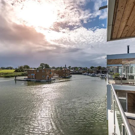 Resort Schwimmende Haeuser Im Baltic Sea
