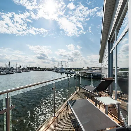 Schwimmende Haeuser Im Baltic Sea Kröslin