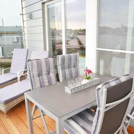 Schwimmende Haeuser Im Baltic Sea Semesteranläggning (resort) 5*