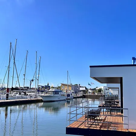 Schwimmende Haeuser Im Baltic Sea Kröslin