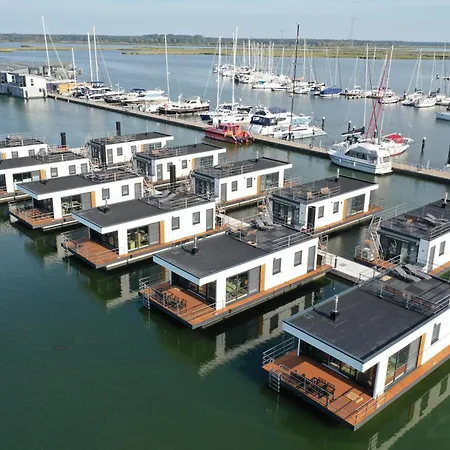 Schwimmende Haeuser Im Baltic Sea