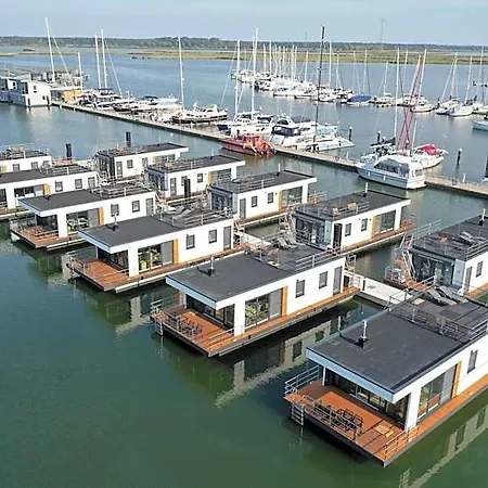 Schwimmende Haeuser Im Baltic Sea Resort Kröslin
