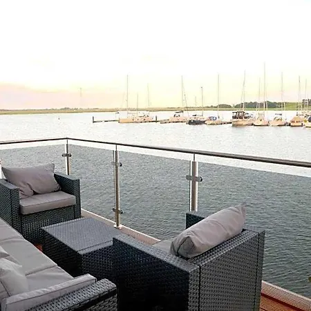 Schwimmende Haeuser Im Baltic Sea Resort Kröslin