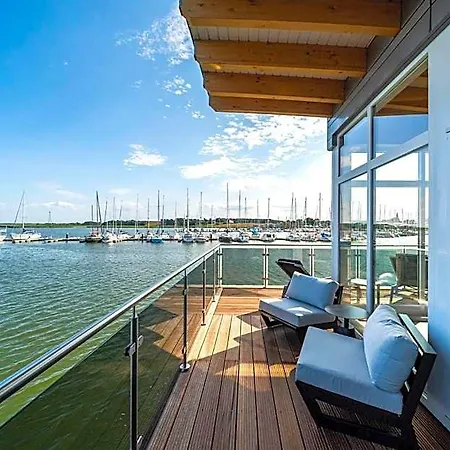 Resort Schwimmende Haeuser Im Baltic Sea