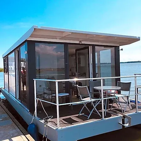 Schwimmende Haeuser Im Baltic Sea Rezort Kröslin