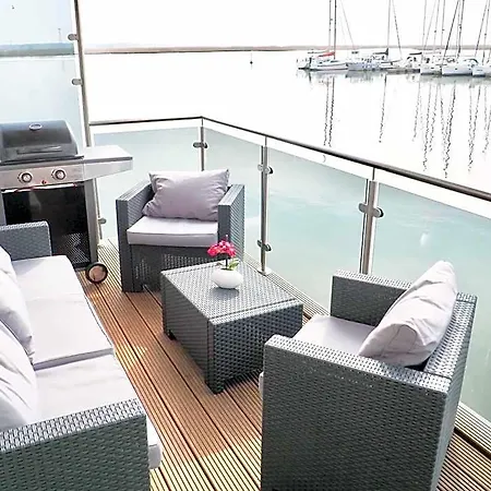 Resort Schwimmende Haeuser Im Baltic Sea Kröslin