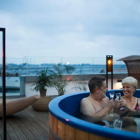 Rezort Schwimmende Haeuser Im Baltic Sea Kröslin