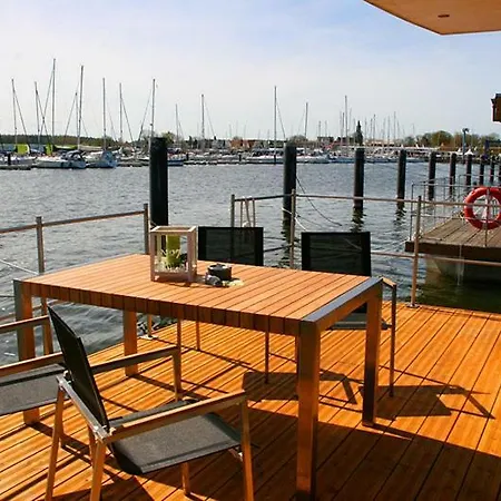 Schwimmende Haeuser Im Baltic Sea 度假村