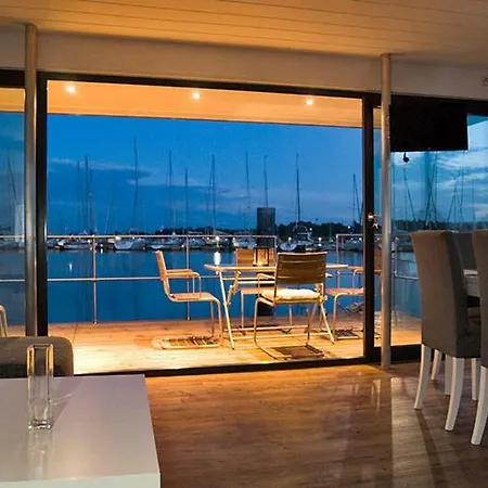 Semesteranläggning (resort) Schwimmende Haeuser Im Baltic Sea 5*