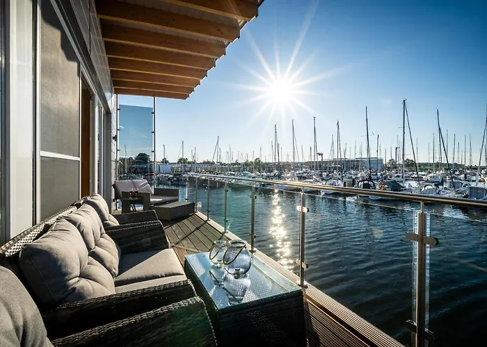 Schwimmende Haeuser Im Baltic Sea 5*