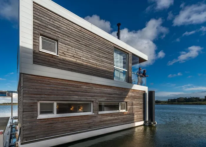 Station touristique Schwimmende Haeuser Im Baltic Sea