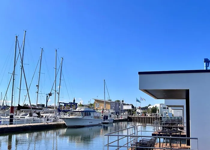 Schwimmende Haeuser Im Baltic Sea Kröslin