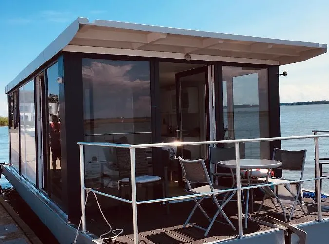 Resort Schwimmende Haeuser Im Baltic Sea